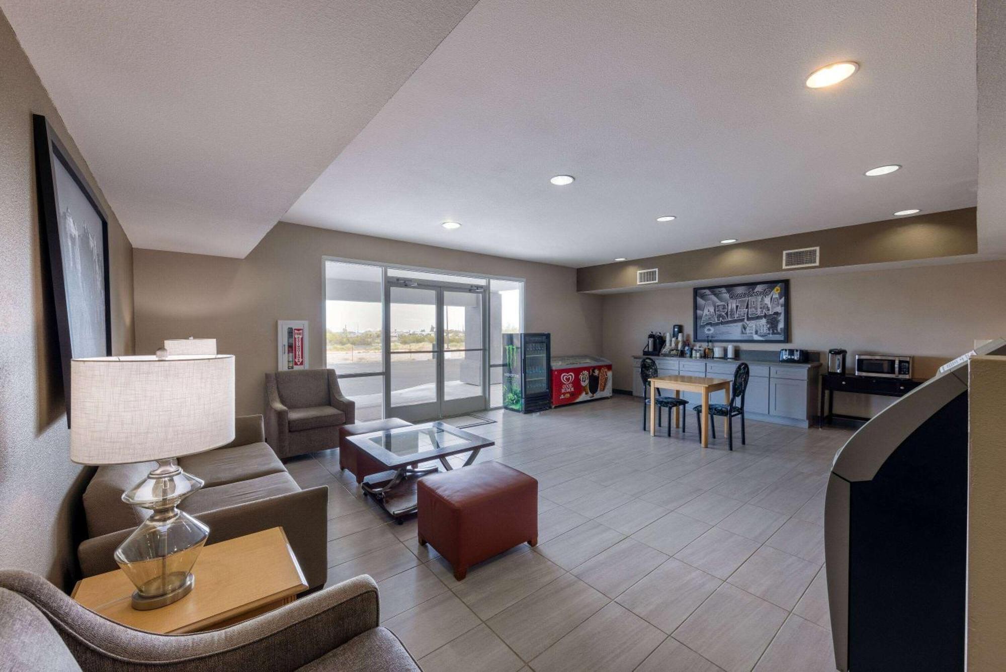 Super 8 By Wyndham Quartzsite Az Otel Dış mekan fotoğraf